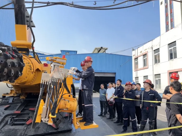【特别关注】陈四楼煤矿开展EBZ-260悬臂式掘锚护一体机专项培训