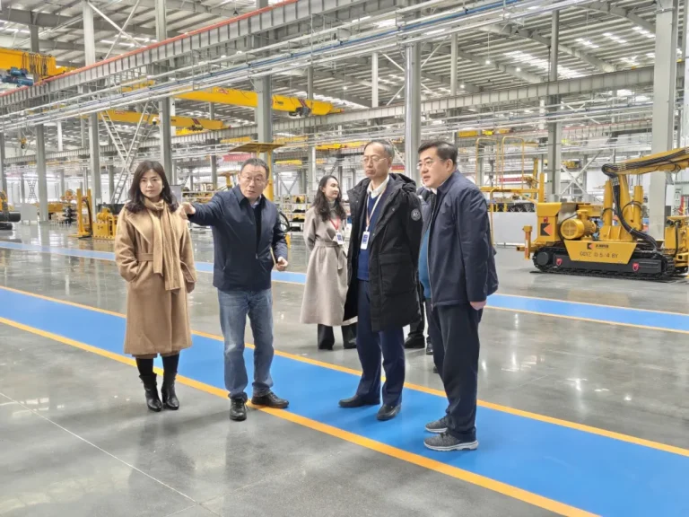 中国工程院潘一山院士一行莅临天河科技考察指导