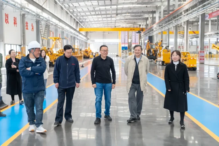 张立人院士莅临天河科技考察指导