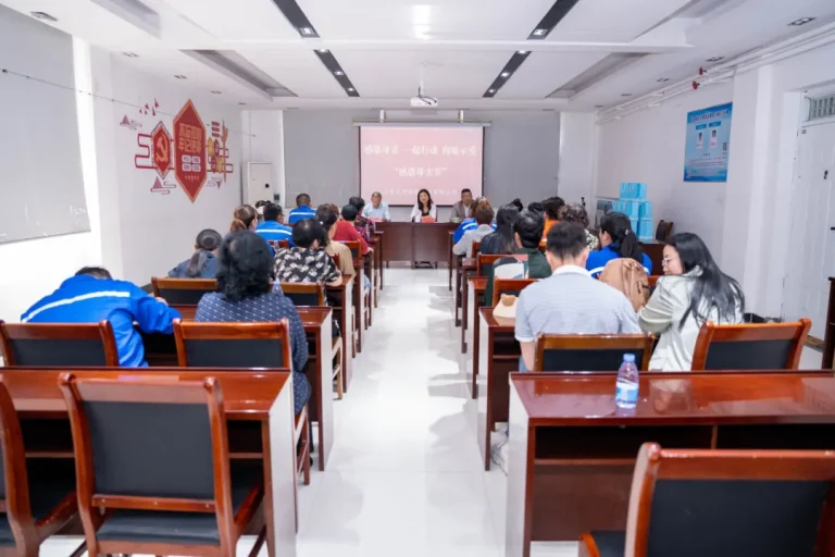 “感恩母亲 一起行动 向她示爱”